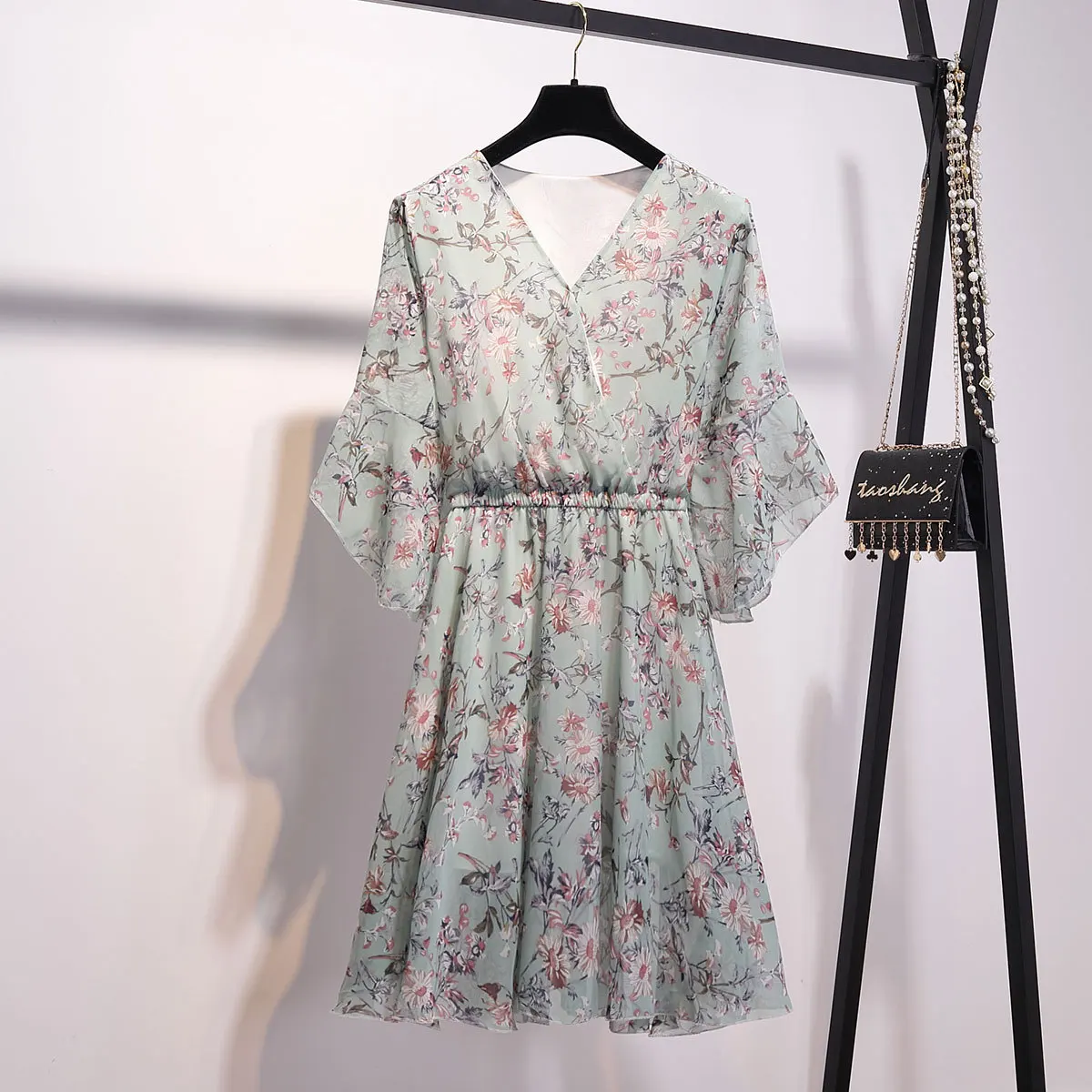 

New Spring Summer Chiffon Dress Women V-Neck Ruffle Sleeve Floral Print Dresses Sweet Slim Elastic Waist Mid-length Ladies Dress