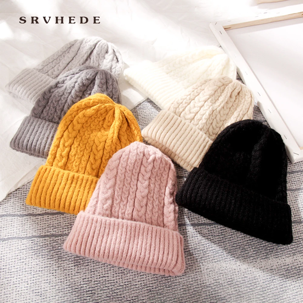 Женская шерстяная вязаная шапка однотонная на каждый день мягкая теплая с узором
