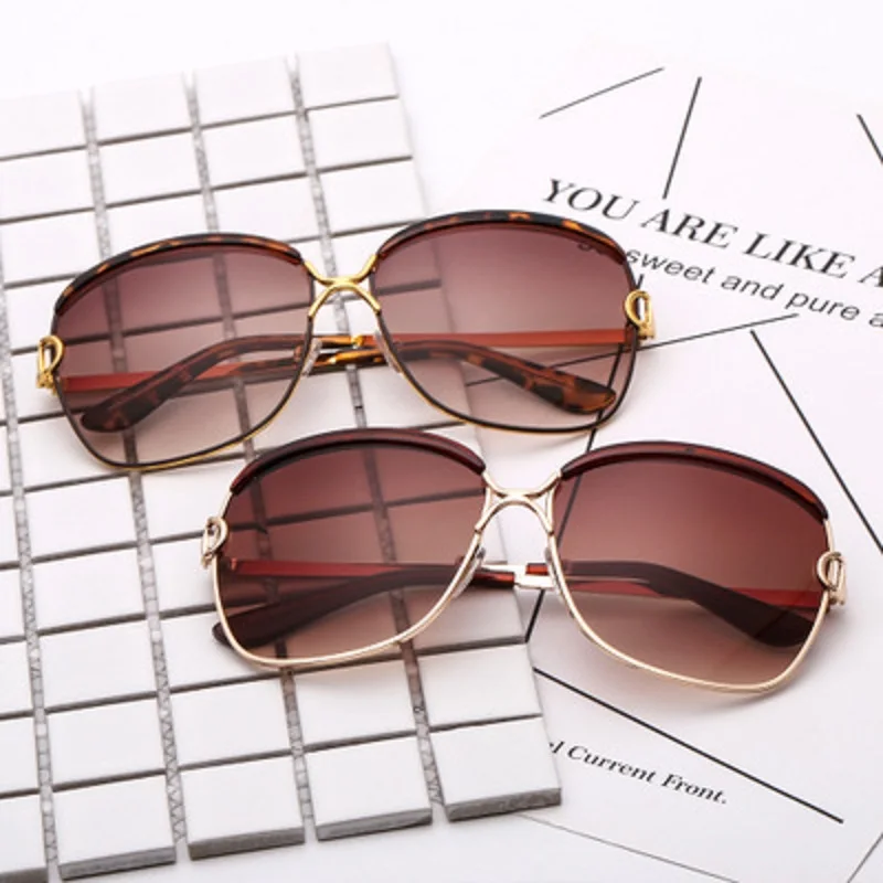 

Women Sunglasses 2020 Luxury Brand Fashion Black Retro Female Sun Glasses Vintage Lady Summer Style Eyewear Steampunk Gothic