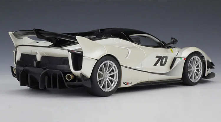 Bburago литая под давлением модель спортивного автомобиля FXX K EVO 1:18 из металлического сплава Высокая симуляция автомобилей с базой Игрушки для мальчиков подарки для мальчиков
