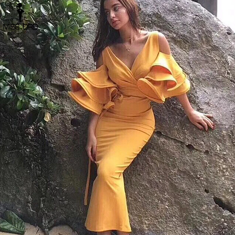 Женское трикотажное платье-миди с коротким рукавом и v-образным вырезом | Женская