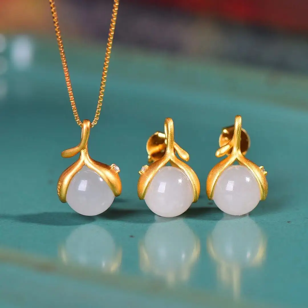 

Natural 925 inlaid Hetian jade earrings and pendant necklace