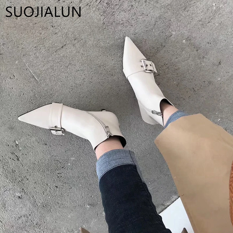 SUOJIALUN/Новые Брендовые женские ботильоны пикантные ботинки на тонком низком каблуке с острым носком Модные женские зимние модельные туфли на молнии с металлической пряжкой