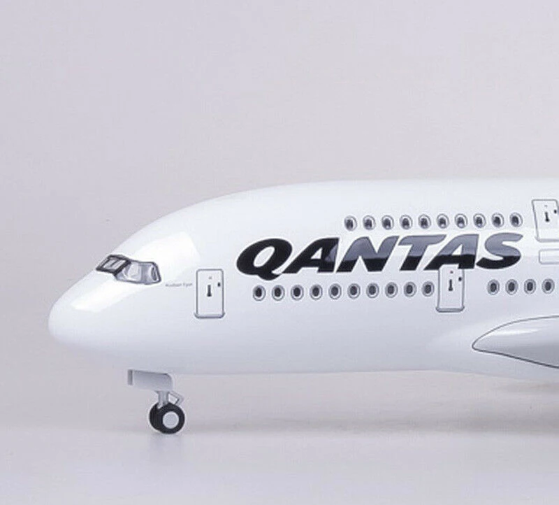 

1:160 масштаб самолет 46 см пассажирский самолет A380 Qantas дыхательные пути светодиодный модель самолета