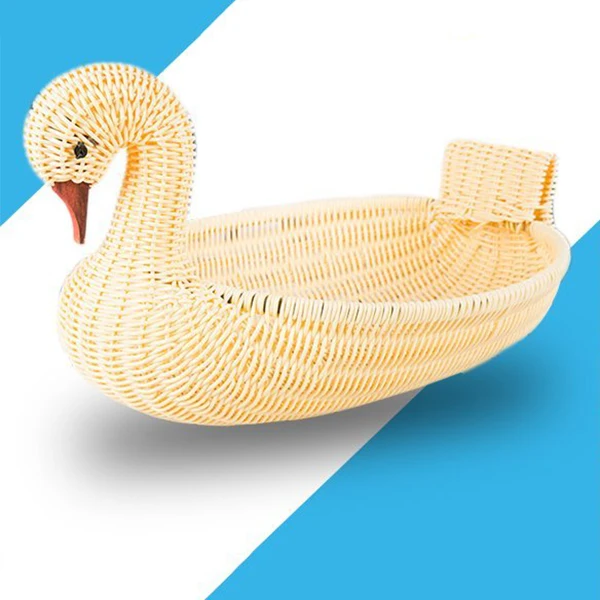 

Eco-friendly Woven Basket Storage Basket Imitation Rattan Woven Basket Animal Shape Storage Basket Display Basket (28x18x18cm)