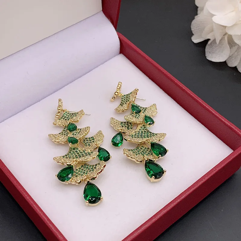

Japanese light luxury beautiful Christmas tree emerald earrings Christmas gift female