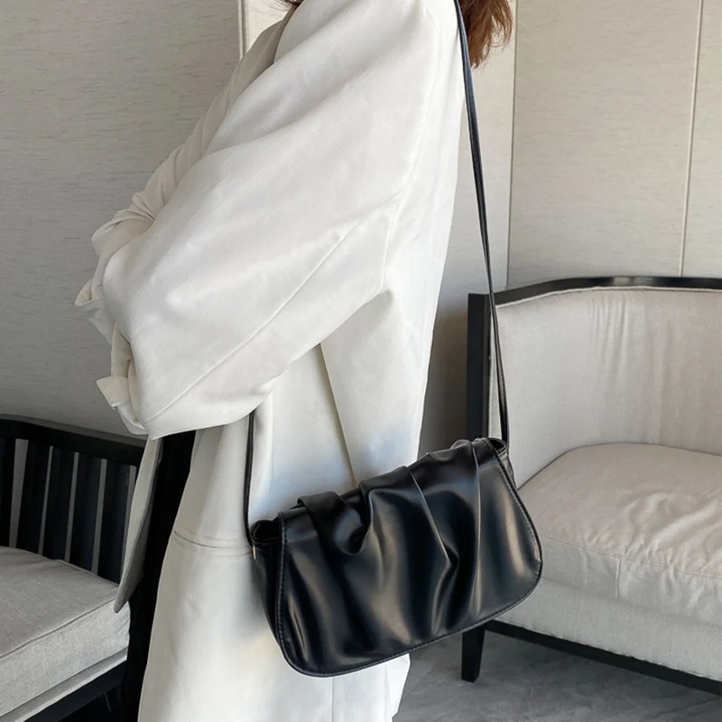 

2021 New Spring Cloud Shape Shoulder Bags for Women Pure Color PU Leather Female Handbag Armpit Messenger Bag Crossbody Purse