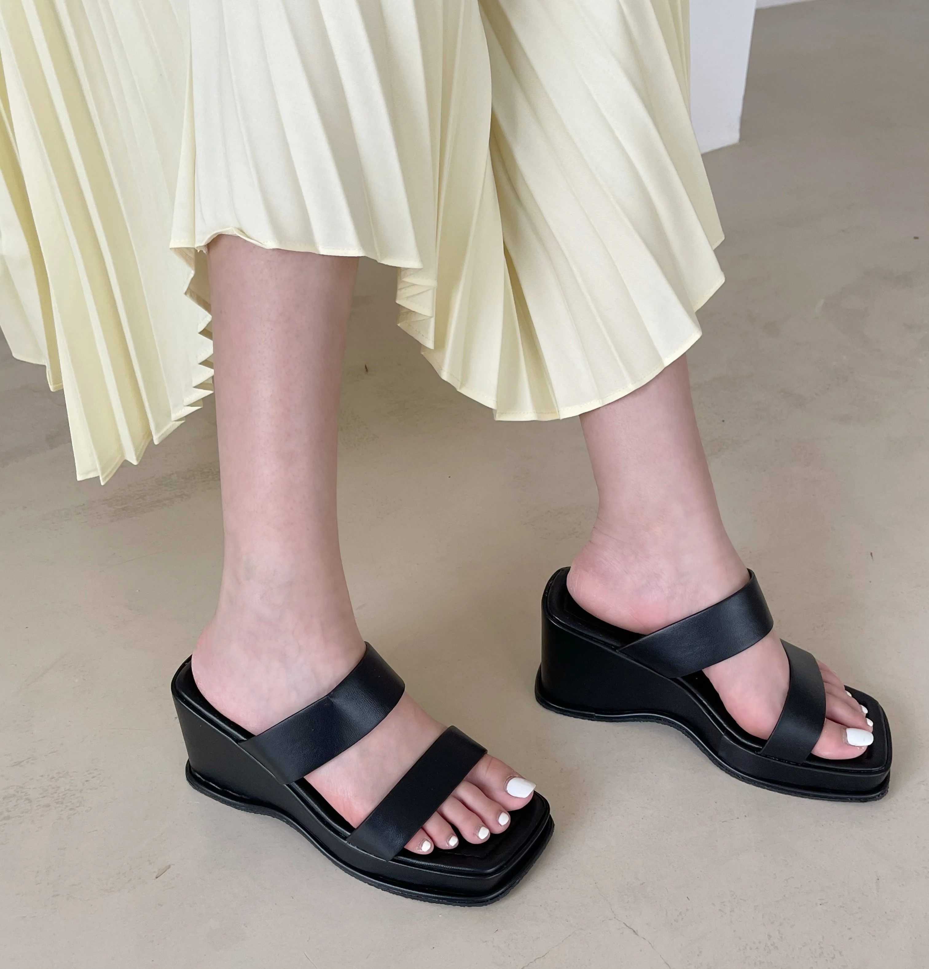 

Wedges Chunky Slides Women Platform Sandals Thick Bottom Slippers Outdoor Beach Shoes