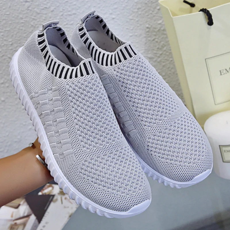 Женские кроссовки со стразами повседневные лоферы без шнуровки размера плюс