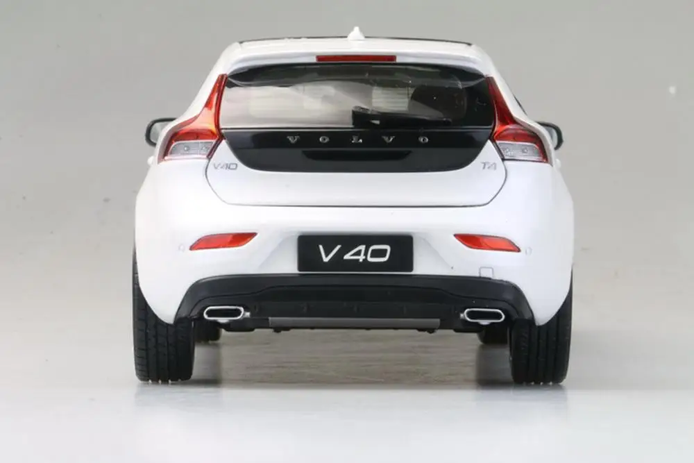 1/18 масштаб Vol-vo V40 T4 хэтчбек белая литая модель автомобиля коллекционная игрушка