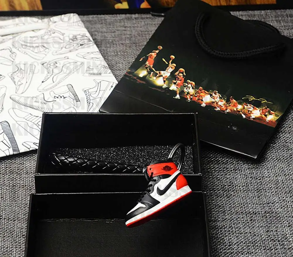 a shoe w rope Персональный DIY Air Jordan " разбитая задняя панель" часть 1 3D кроссовок фигурный брелок сумка коробка Подвеска для пары Кукла аксессуар - Цвет: a shoe w rope
