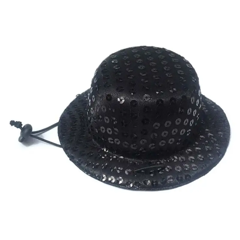 Маленькая черная цилиндрическая шляпа с блестками и галстуком бабочкой для