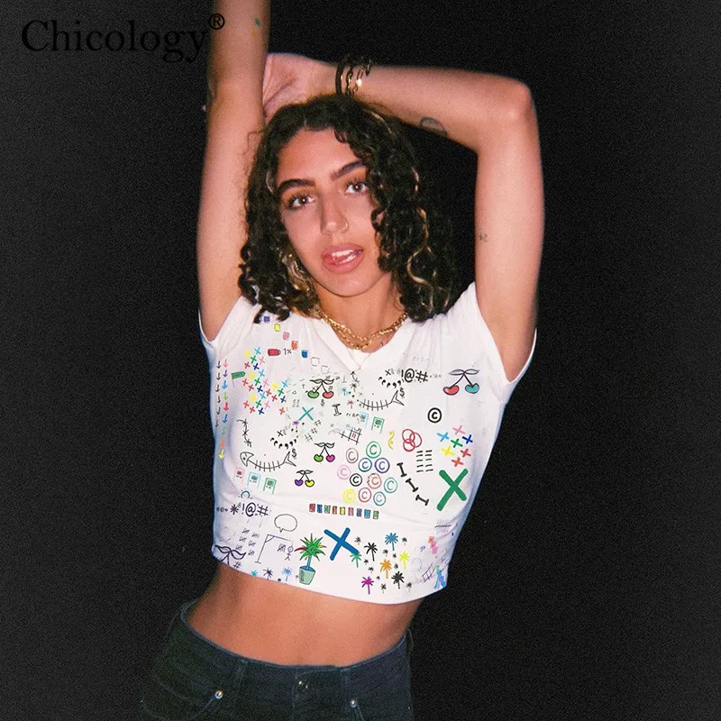 Женская уличная футболка Chicology белая с принтом эстетичный укороченный Топ для