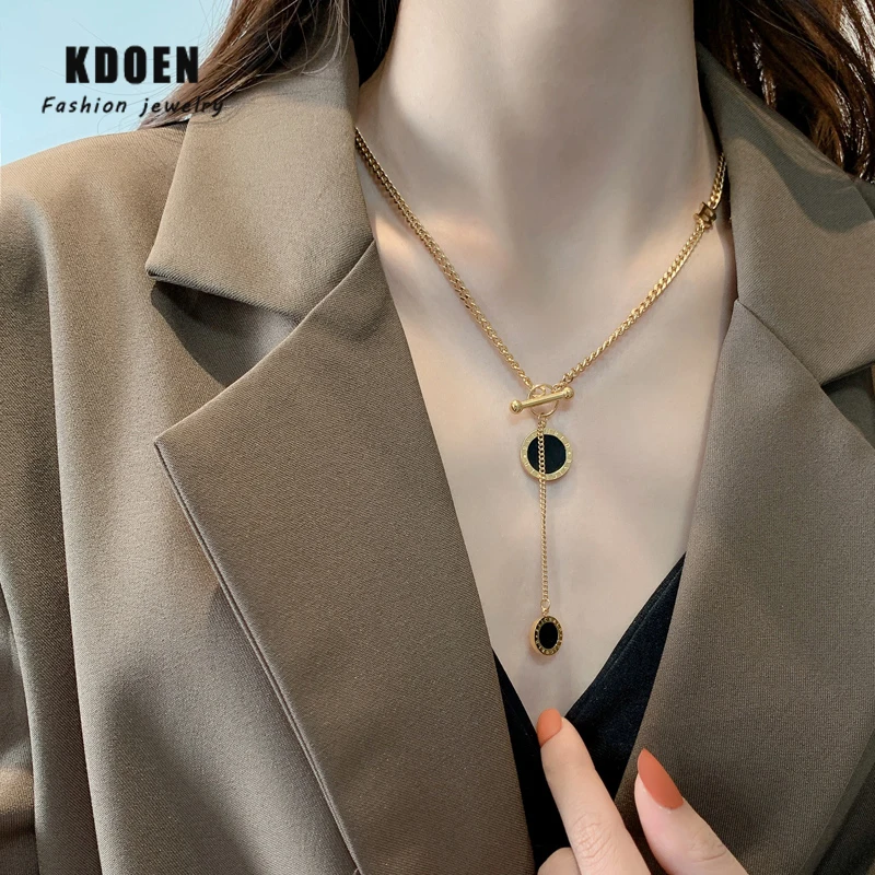 

Европейская и американская мода, римская цифровая подвеска в виде черной вафли, ожерелье из нержавеющей стали, Корейская Роскошная бижутер...