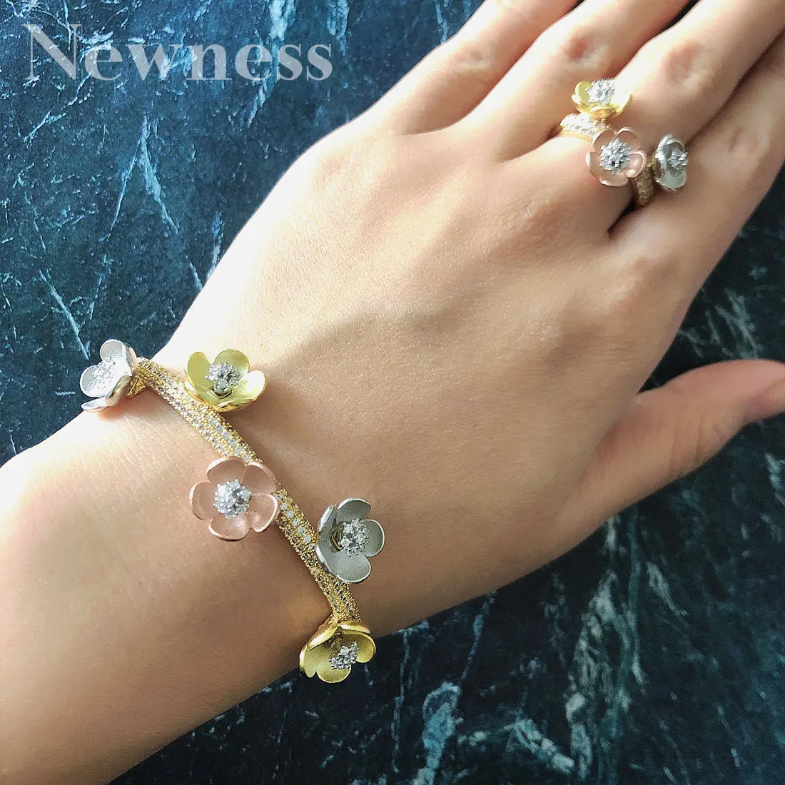 

Newness Luxury Trendy five Flower Bangle Ring Set Jewelry Sets For Women Wedding Engagement brincos para as mulheres
