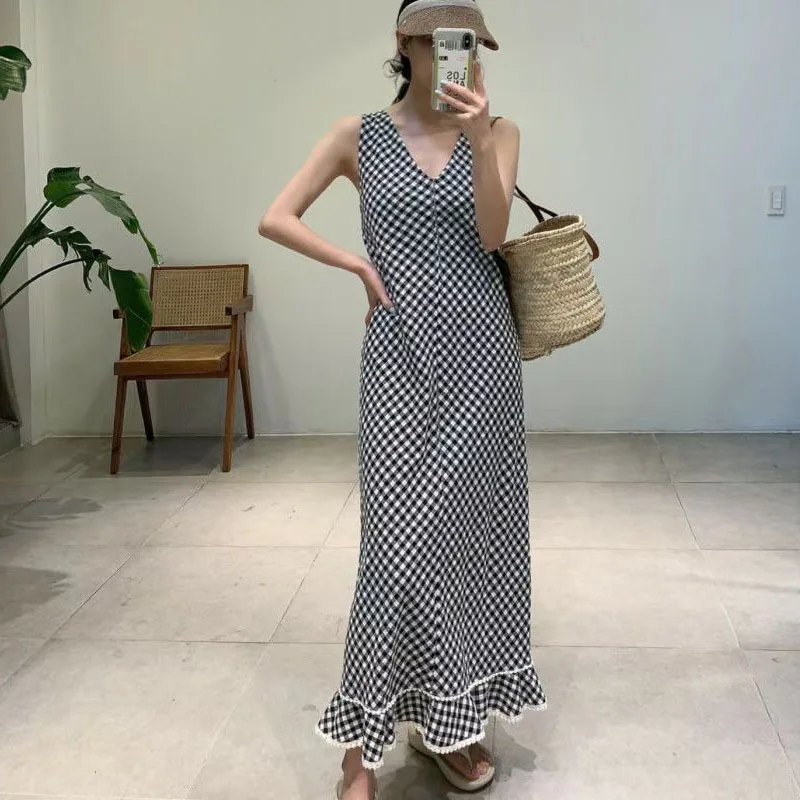 

New Women Plaid Sleeveless Beach Dresses 2021 Summer Korean Style Loose V-Neck Vacation Simple Ruffle Hem Elegant Female Dress