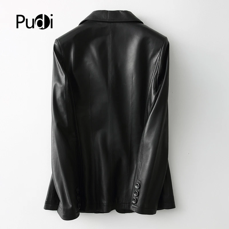 Пальто женское из натуральной кожи зимнее черного цвета A29057 | Женская одежда