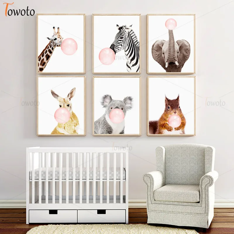 Картина для детской стены с изображением животных розового цвета жирафа кенгуру