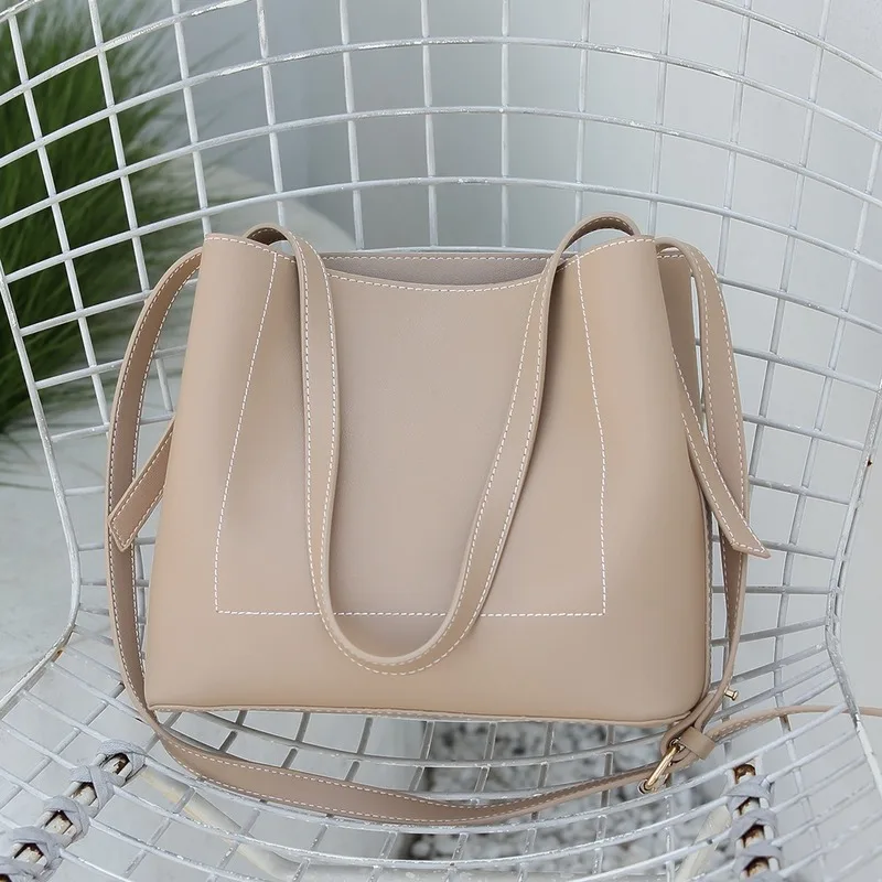 

Bag of Wmen 2020 New Ladies PU Leather Solid Color Shoulder Bag Simple Big Bag Diagonal Bag Casual Handbag Student Bag Party Bag