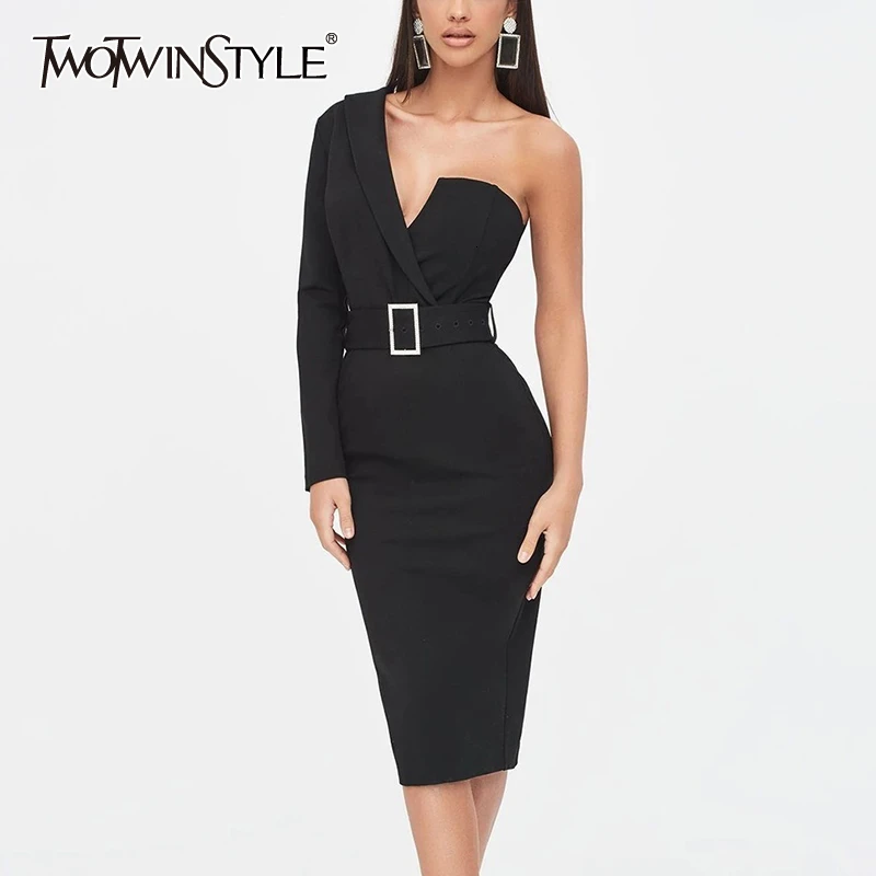 Женское асимметричное платье TWOTWINSTYLE с разрезом по бокам воротником на одно плечо