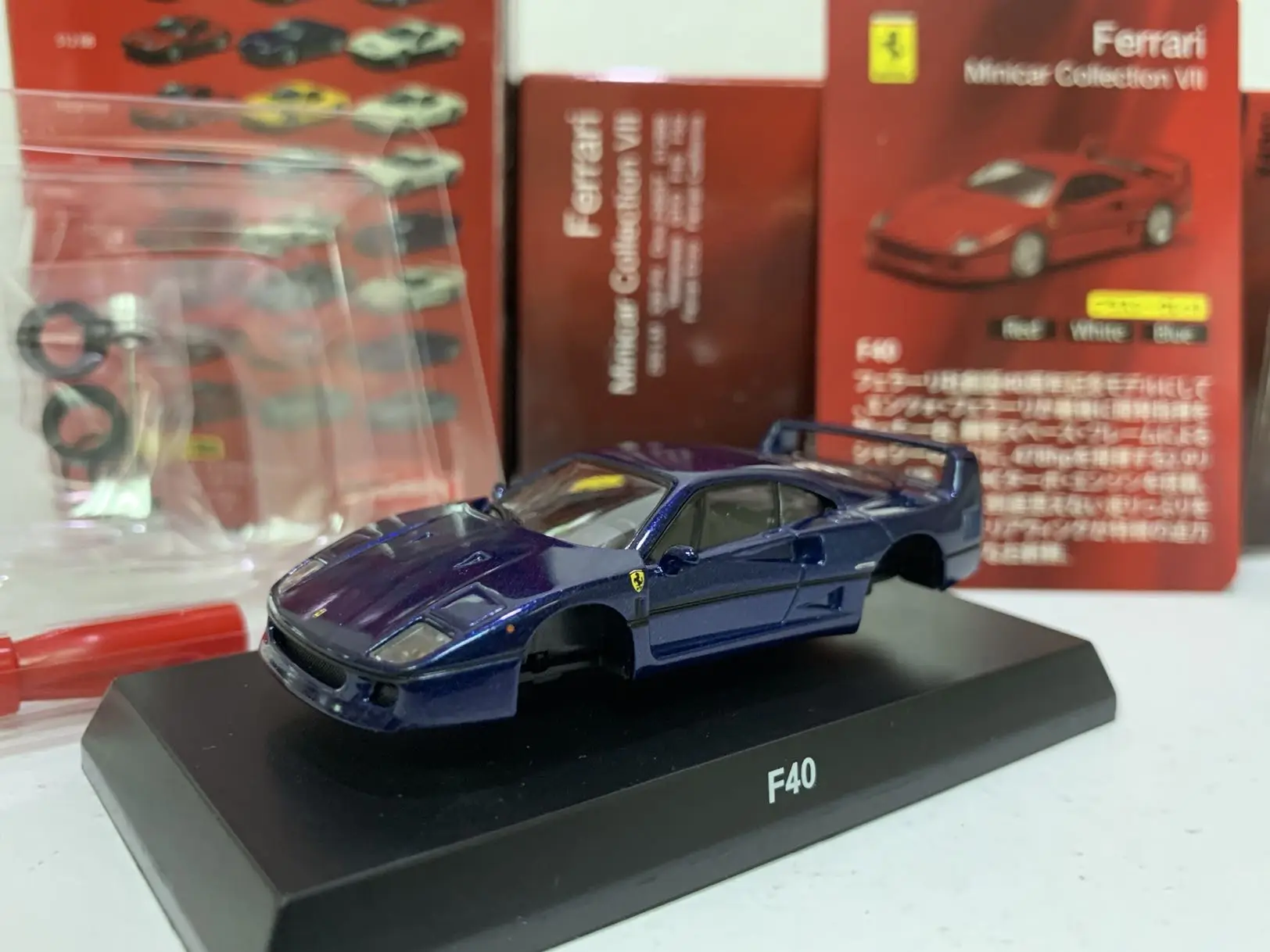 

1/64 KYOSHO FERRARI F40 Collection of die-cast alloy assembled car decoration model toys