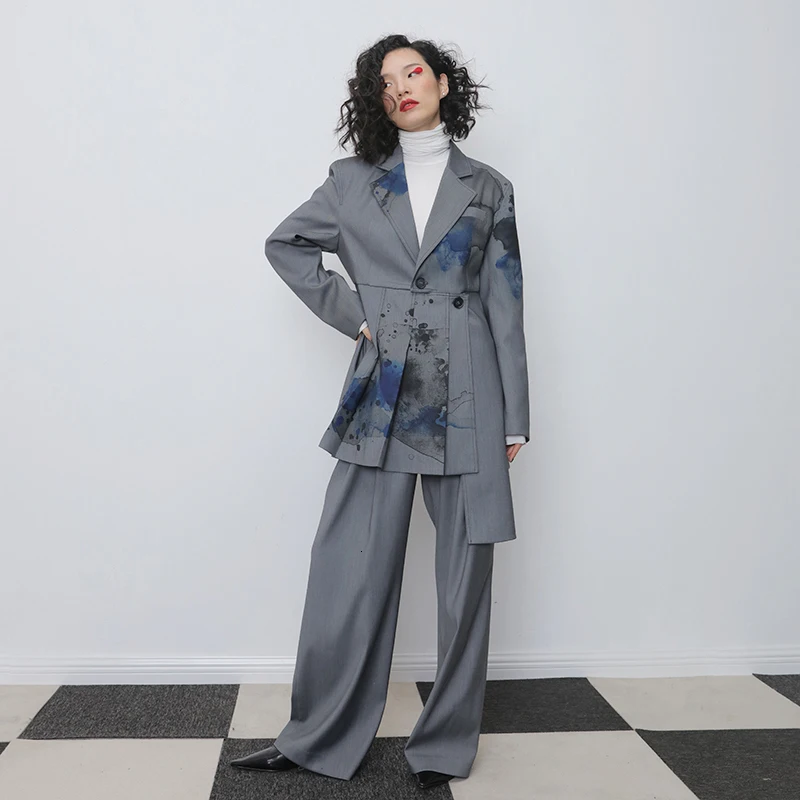 Женский ассиметричный пиджак EAM серый плиссированный свободного кроя с отложным