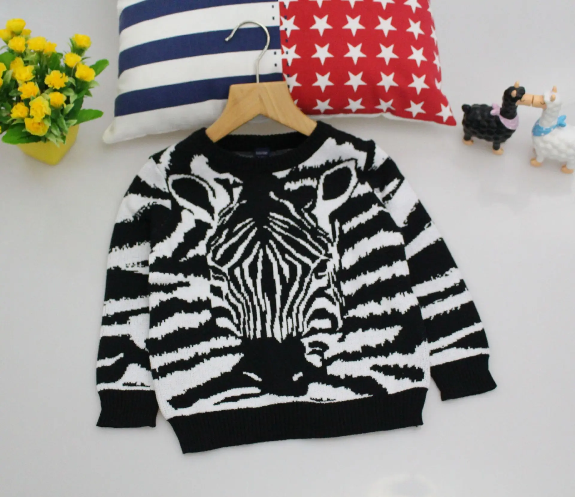 Детский хлопковый свитер с принтом зебры на осень/зиму |