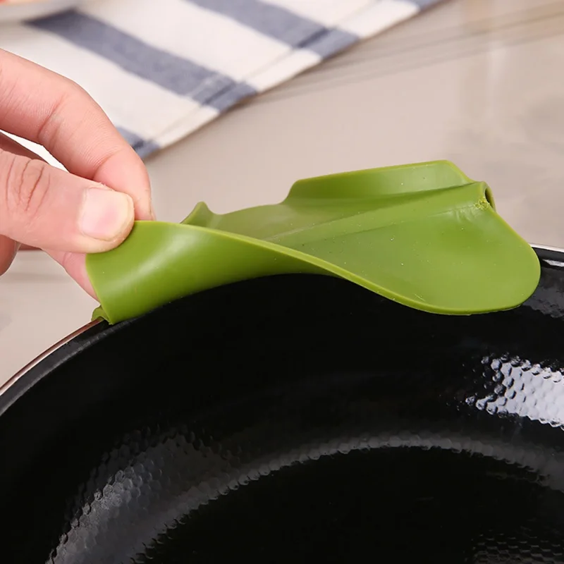 

Kitchen Accessories Pans To Prevent Spills Circular Rim Deflector Leak-proof Kitchen Silicone Funnel Kitchen Gadget Tools S1