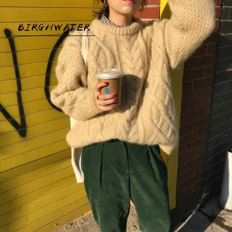 

Женский мохеровый свитер с длинным рукавом и круглым вырезом