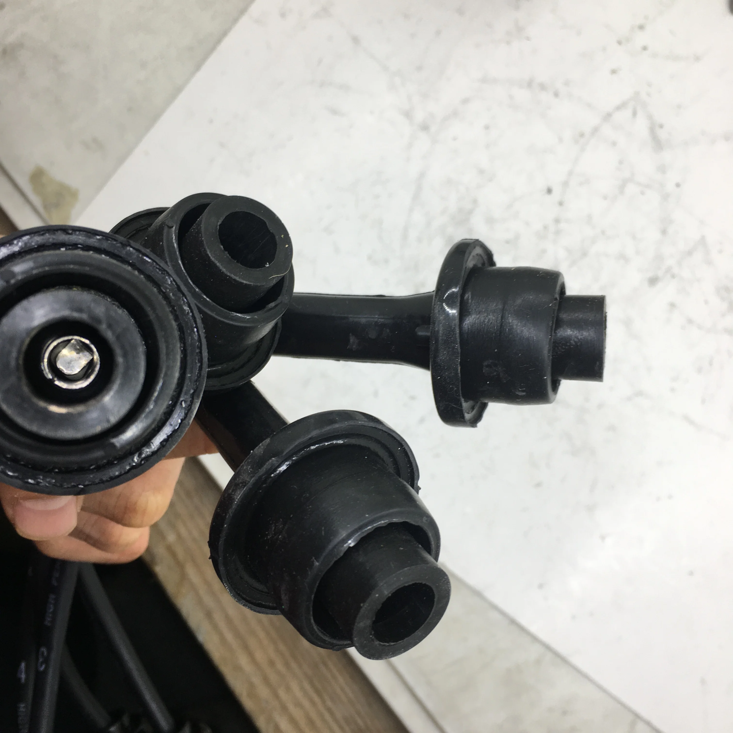 Дистрибьютор SherryBerg высокопроизводительные кабели проволока 19030-73040 для Toyota 1Y 2Y 3Y