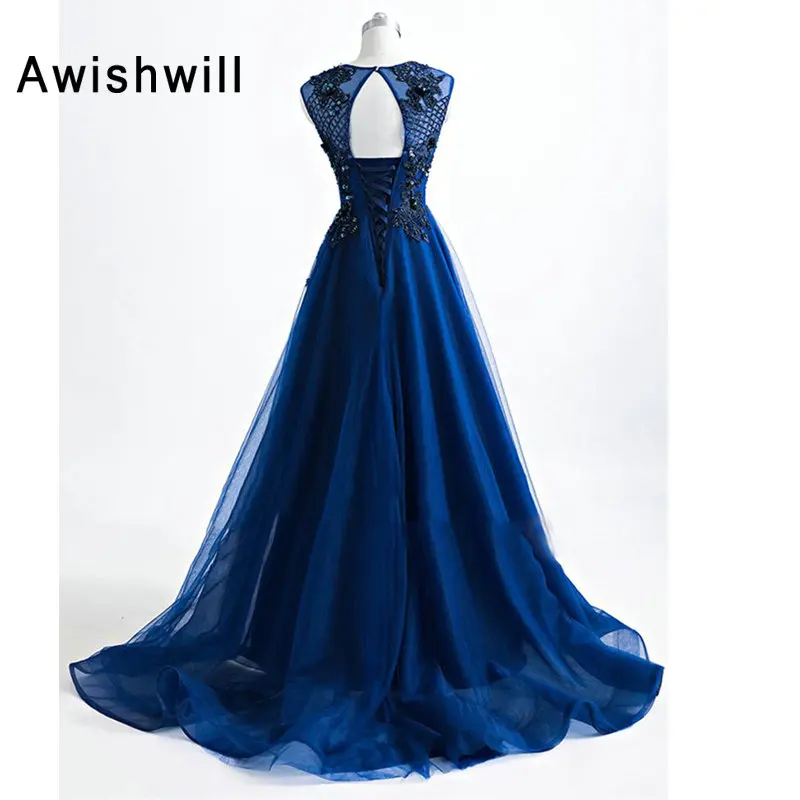 Длинное вечернее платье-трапеция в пол из фатина со шнуровкой на спине и