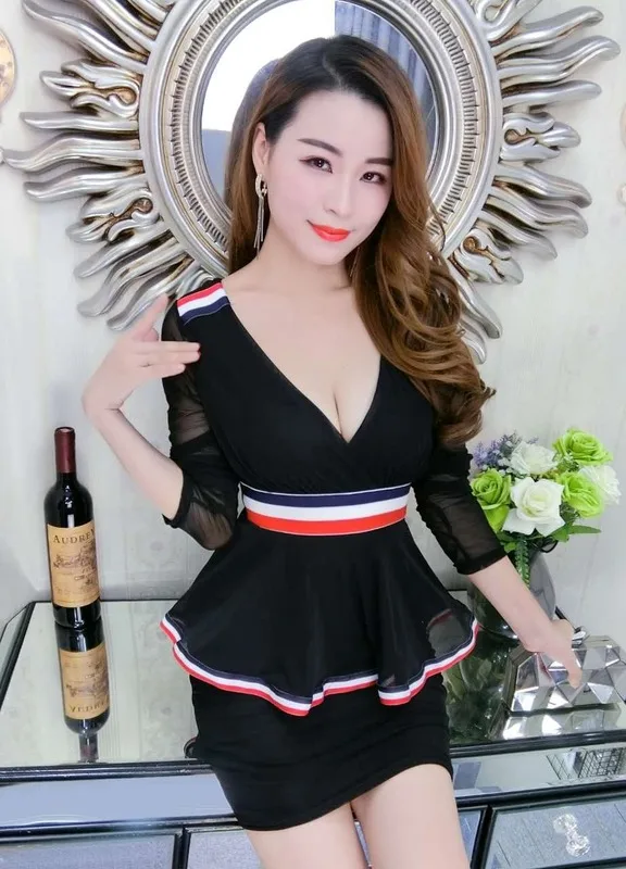 Женское платье с v образным вырезом Кружевное облегающее открытой спиной и