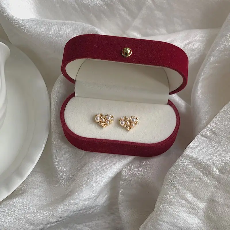 

Luxurious Velvet Oval Shape Red Ring Jewelry Box with Matching Two Piece Packer for Engagement Proposal Jewelry Display