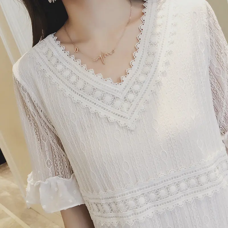 

Pregnant Women Summer Fashion Short Sleeves V-Neck Shirts Plus Size Lace Patchwork Ruffles Maternity Blouses 2021 New