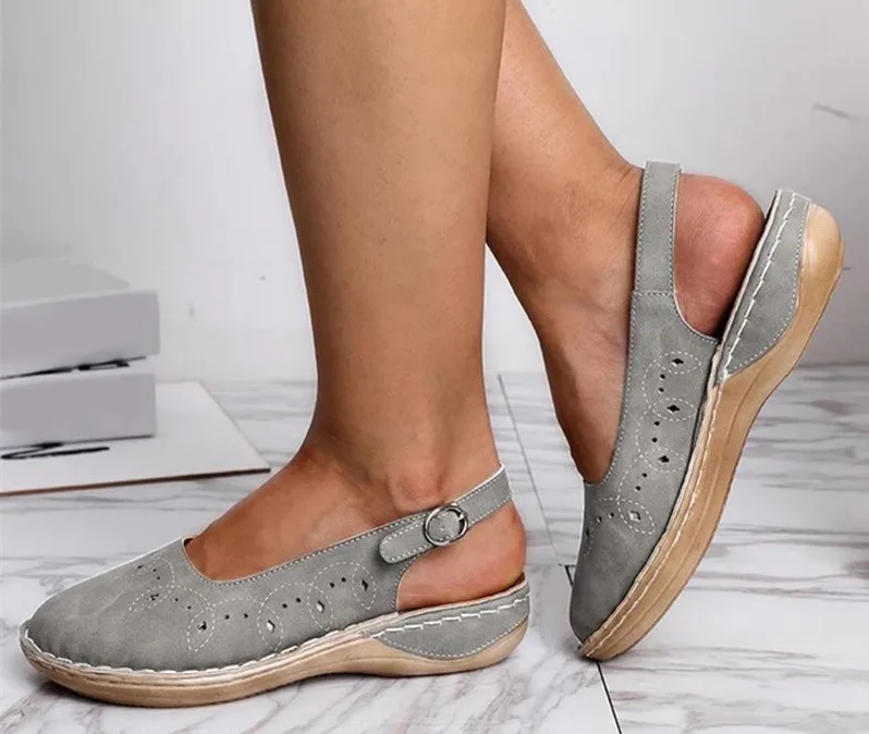 Туфли женские летние на плоской подошве с пряжкой ремешком пятке удобные