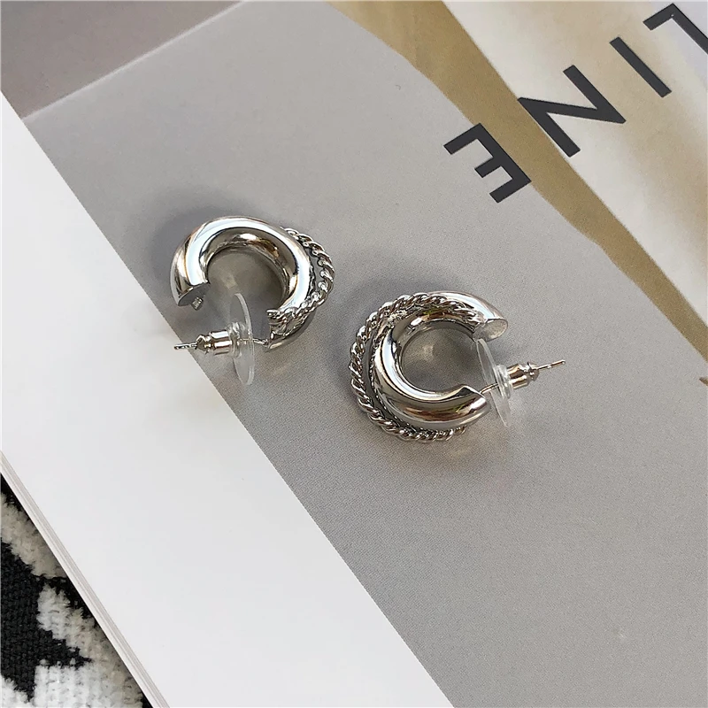 

Quality recommendation! Temperament metallic double-layered small earrings with daily earrings