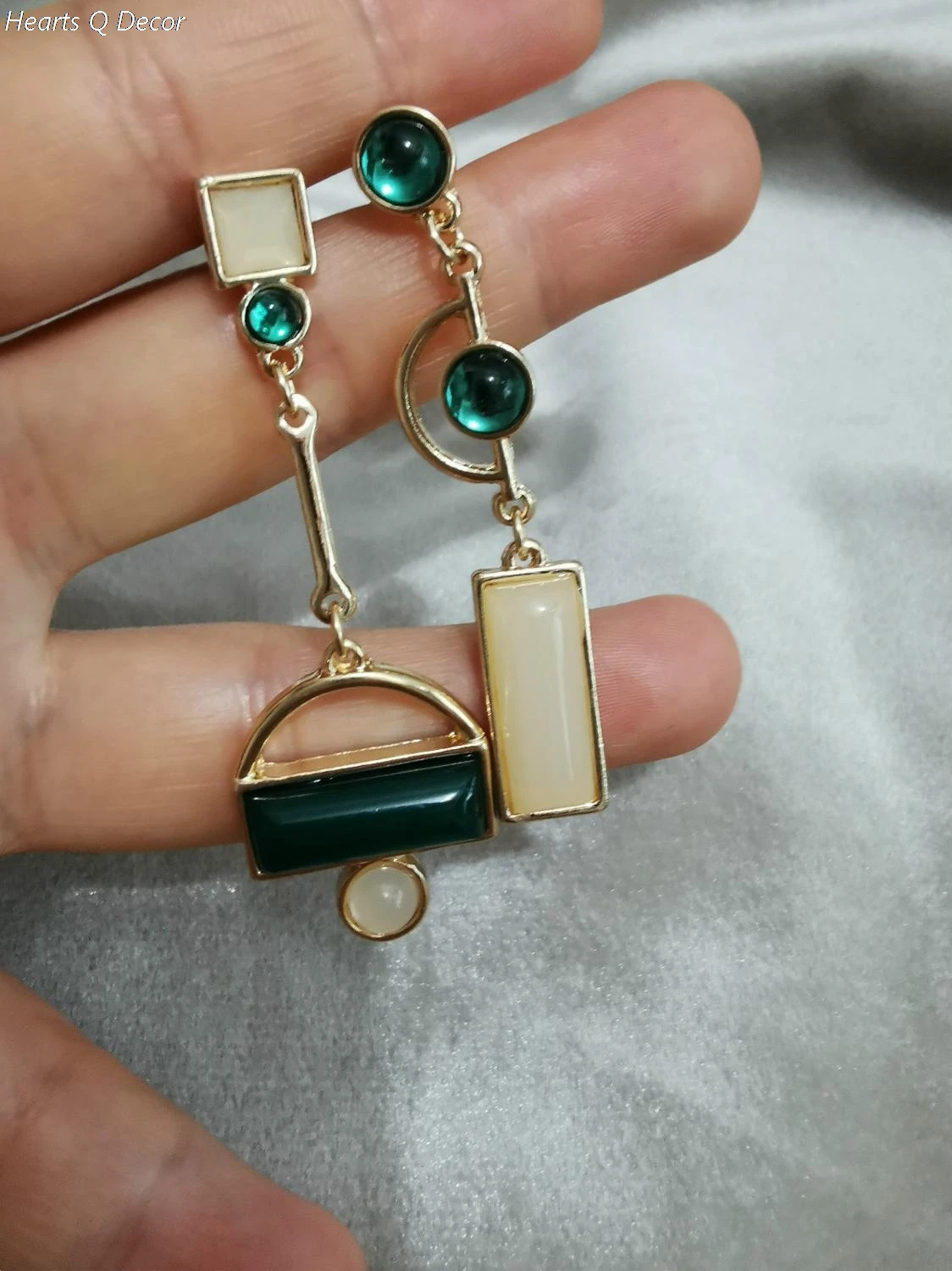 Серьги-подвески неправильной формы в стиле ретро с изображением зелёного дворца