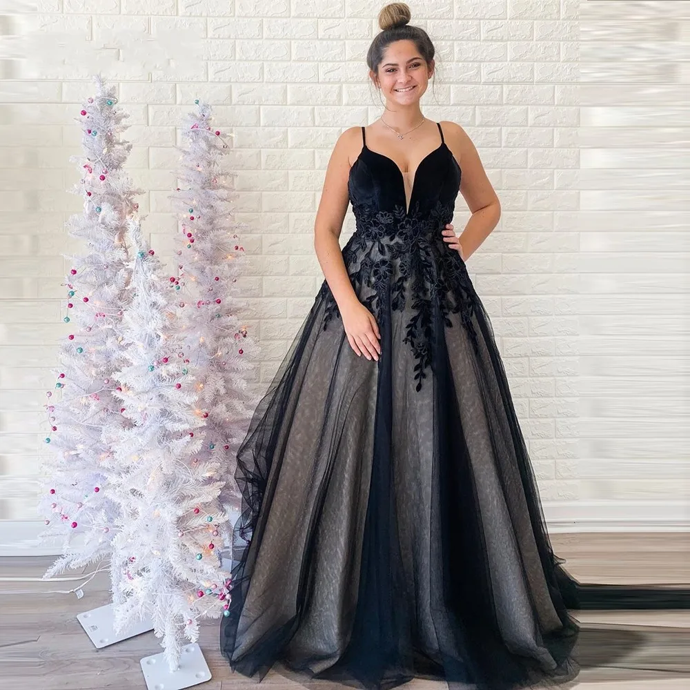 

Black Aline V Neck Prom Evening Dress Spaghetti Straps Backless Celebrity Women Formal Dresses Robe De Soiree Evening Party Gown
