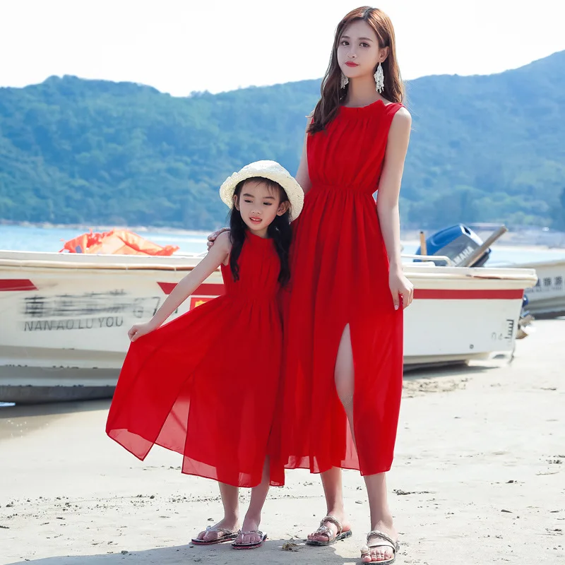 Семейная летняя пляжная одежда для девочек новинка 2018 платье мамы и дочки модные