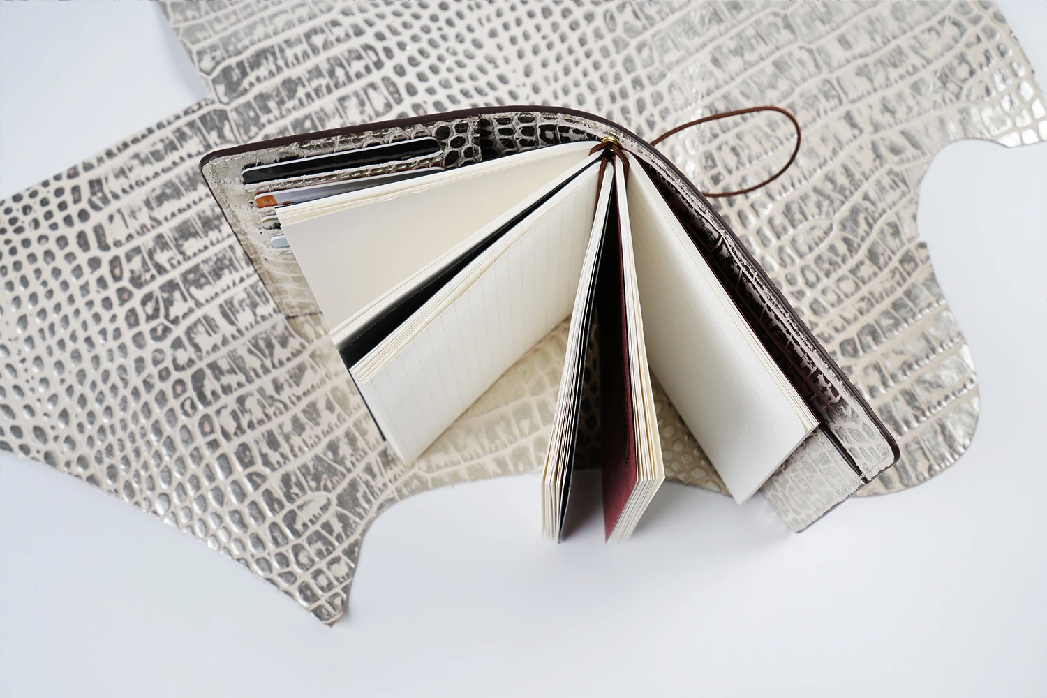 Записная книжка из натуральной кожи многоразового использования, органайзер для путешествий с внутренним карманом, отделениями для карт, дневник из воловьей кожи, записная книжка, планировщик