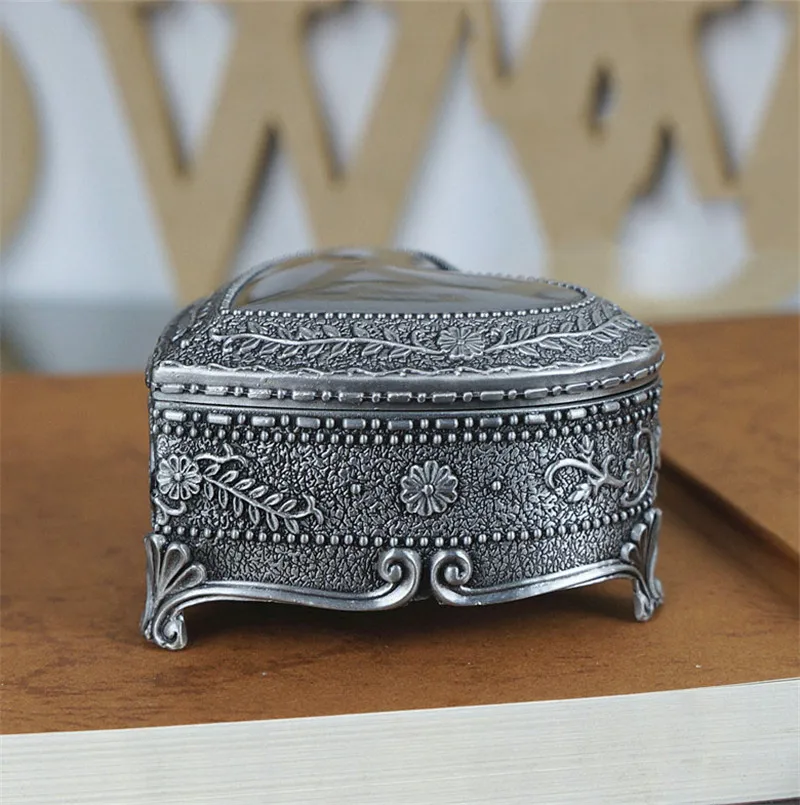 Vintage Detailed Carved Jewelry Box Heart Shape Trinket Box Ring Earrings Treasure Organizer Box Christmas Birthday Gift