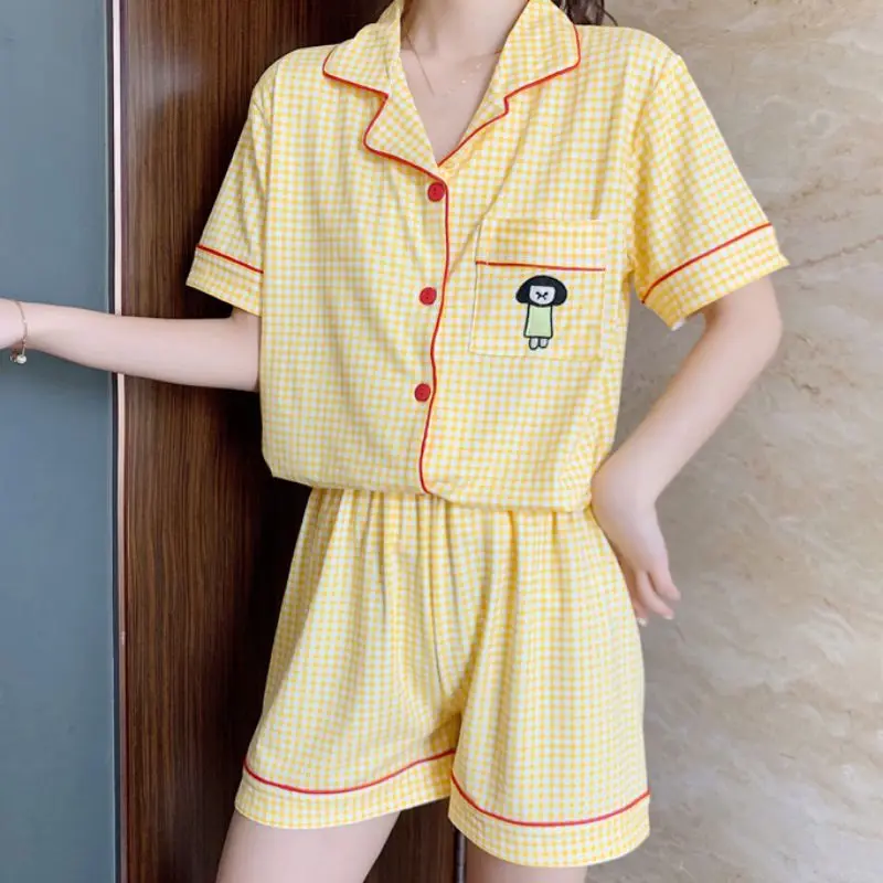 

Комплект пижамный Женский, в тонкую клетку, на пуговицах