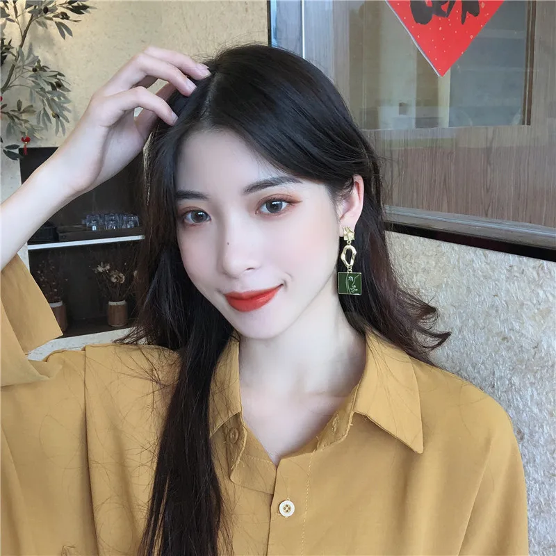 Женские асимметричные серьги корейские винтажные геометрические с