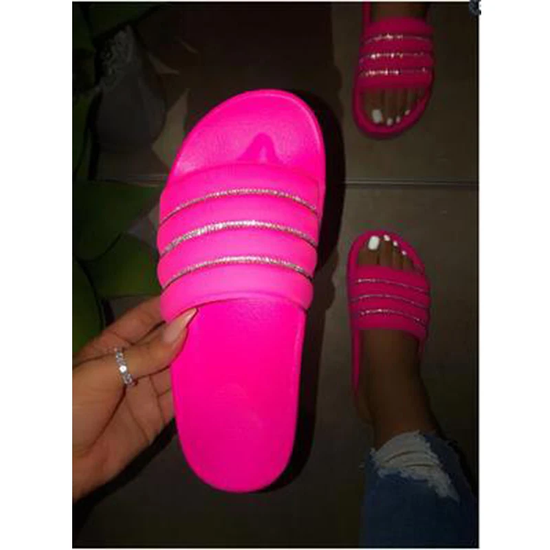 

2020 Summer New Women's Slippers Flat Low Heel Bling Female Fashion Shoes Open Toes Colorful Sexy Beach Sandals Plus Size
