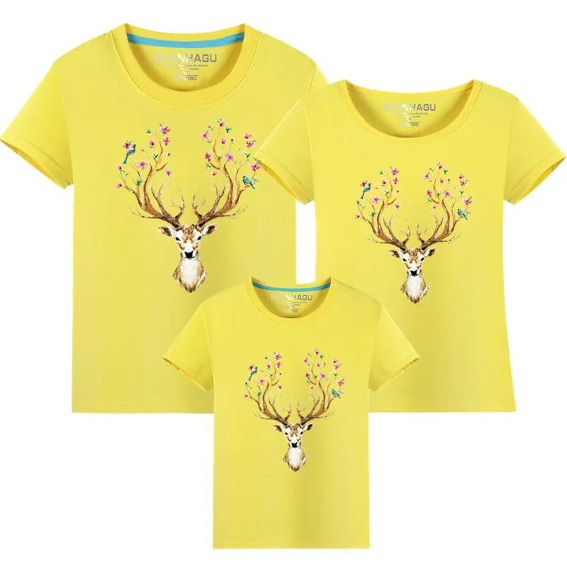 

Family Clothes Mother Father Daughter Son Family Matching T Shirt Christmas Deer and Striped for Summer Girl Boy Kids T-Shirt
