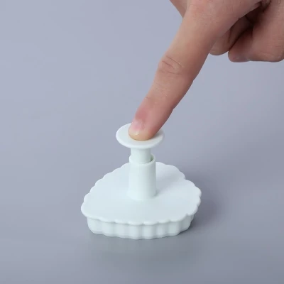 

3pcs DIY Love Heart Fondant Cake Cookie Punch Mold Baking Cutter