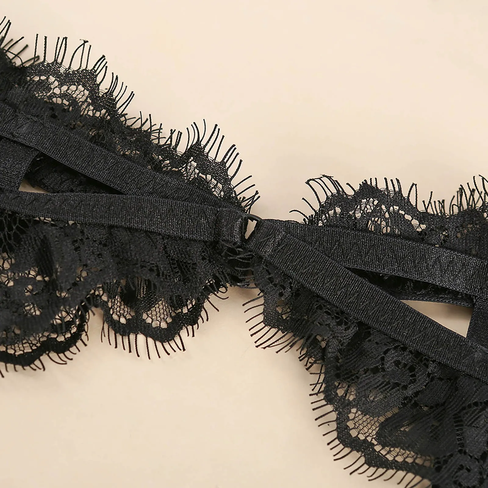 

Sexy Lingerie Ladies Strap Lace Crochet Underwear Women Set Embroidery Sexy Sensual Lingerie Cutout Bra Brief Sets With Garter