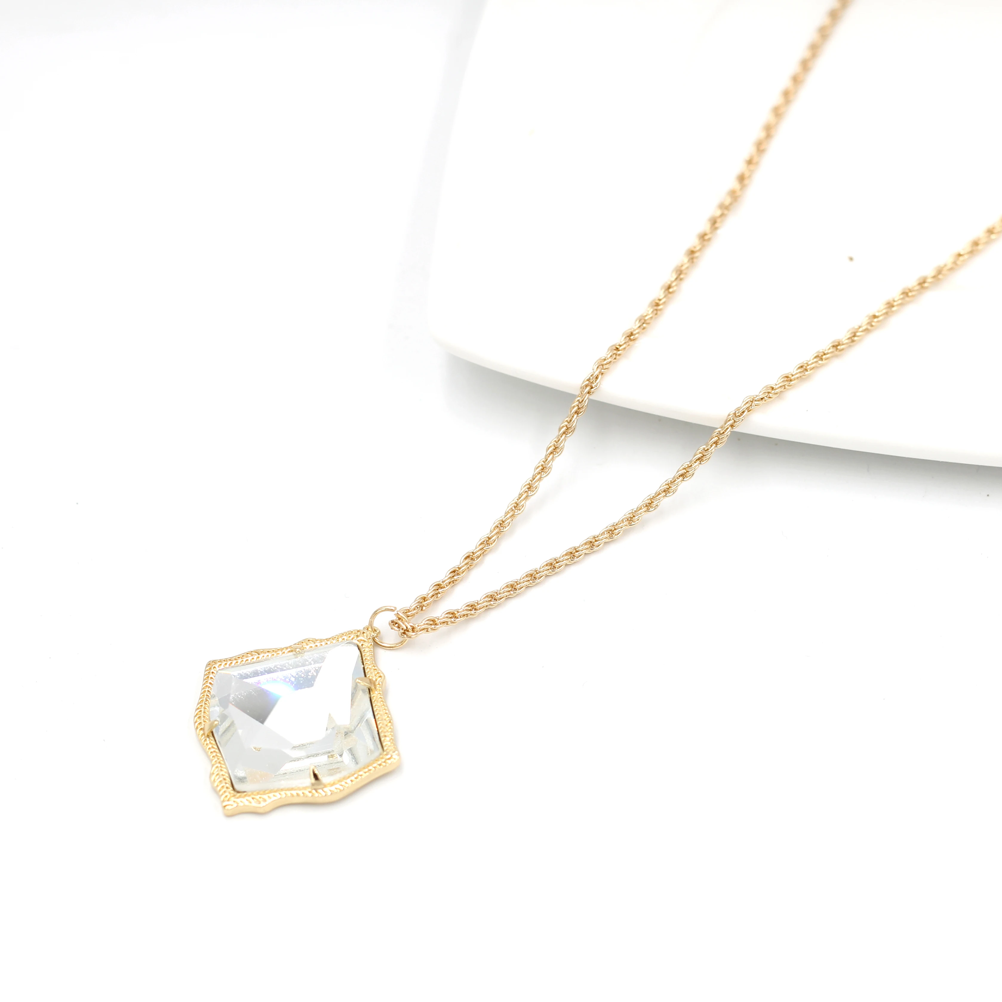 Gold Clear Necklace Новое поступление года. Ожерелье с подвеской из акриловой инкрустации в виде лица Mirro. Ожерелье с подвеской в виде объемной смолы лучшего качества - Окраска металла: Gold Clear Necklace