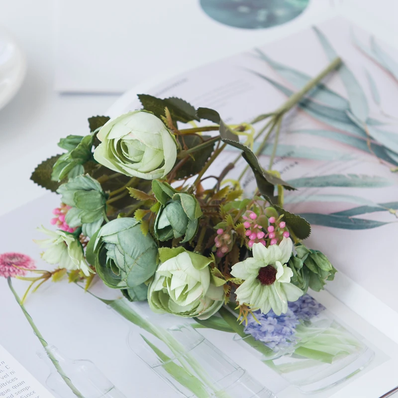 

Искусственные розы из шелка smr