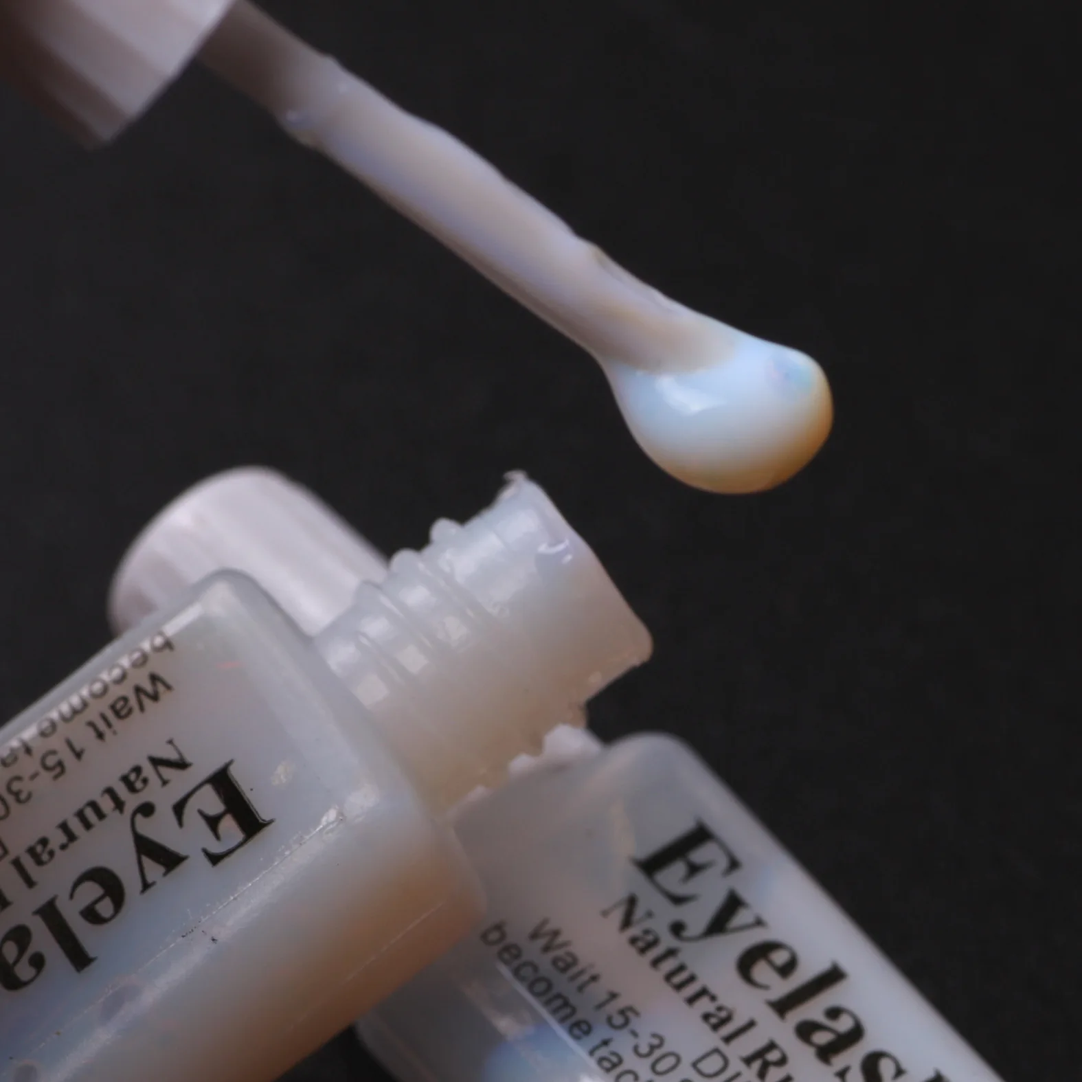 

2ml Eyelash Glue Natural Rubber Latex Pro Waterproof False Eyelash Makeup Adhesive Eye Lash Glue Cosmetic Tool Eyelash Glue
